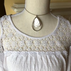 NWT 🌸COLD SHOULDER WHITE LACE TOP💗